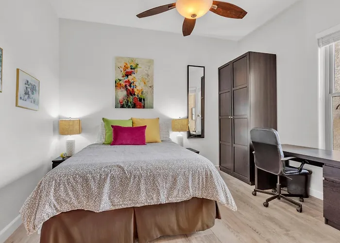 Modern, Upgraded, Resort-style Holiday home Chandler