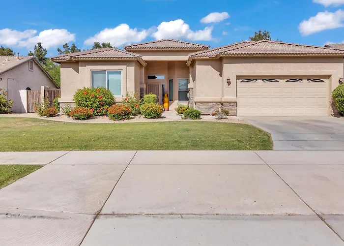 Modern, Upgraded, Resort-style Chandler
