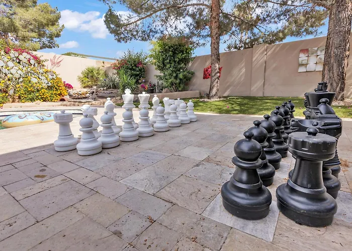 Modern, Upgraded, Resort-style Holiday home Chandler